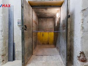 Prodej výrobních prostor, Karlovy Vary - Rybáře, Sokolovská, 1766 m2