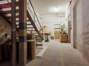 Prodej výrobních prostor, Karlovy Vary - Rybáře, Sokolovská, 1766 m2