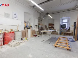 Prodej výrobních prostor, Karlovy Vary - Rybáře, Sokolovská, 1766 m2