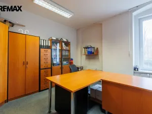 Prodej výrobních prostor, Karlovy Vary - Rybáře, Sokolovská, 1766 m2