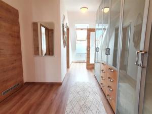 Pronájem bytu 2+kk, Praha, Patočkova, 80 m2