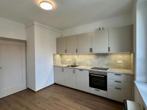 Pronájem bytu 2+1, Cheb, Májová, 63 m2