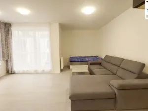 Prodej bytu 2+kk, Cheb, Na Nivách, 58 m2