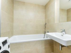 Prodej bytu 3+kk, Praha - Hlubočepy, Schránilova, 68 m2