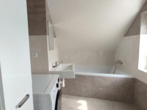 Prodej bytu 2+kk, Třinec - Tyra, 29 m2