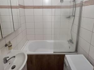 Prodej bytu 3+1, Uherský Ostroh - Ostrožské Předměstí, Sídliště, 73 m2