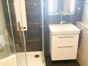 Prodej bytu 2+kk, Praha - Uhříněves, Nové náměstí, 57 m2