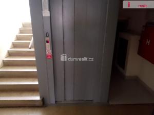 Pronájem bytu 2+1, Karlovy Vary, Přátelství, 56 m2