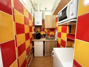 Pronájem kanceláře, Praha, Pernerova, 88 m2