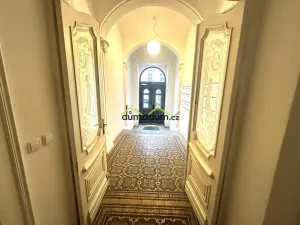 Pronájem kanceláře, Praha, Pernerova, 88 m2