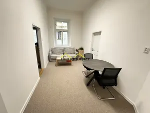 Pronájem kanceláře, Praha, Pernerova, 88 m2