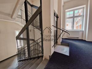 Pronájem kanceláře, Hradec Králové - Nový Hradec Králové, Na Brně, 250 m2