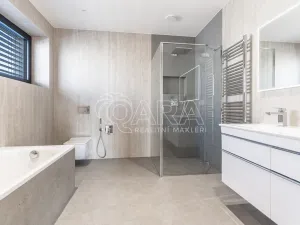 Pronájem rodinného domu, Vestec, V Lukách, 313 m2