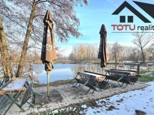 Prodej rybníku, Černožice, 44772 m2