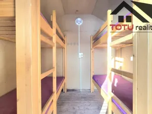 Prodej rybníku, Černožice, 44772 m2