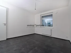Prodej bytu 2+kk, Praha, Návarovská, 61 m2