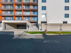 Pronájem garážového stání, Praha - Vysočany, Moravcových, 15 m2