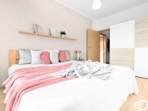 Prodej bytu 2+kk, Praha, Místecká, 49 m2