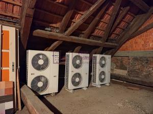 Pronájem obchodního prostoru, Jindřichův Hradec, nám. Míru, 520 m2