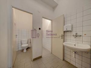 Pronájem obchodního prostoru, Jindřichův Hradec, nám. Míru, 525 m2