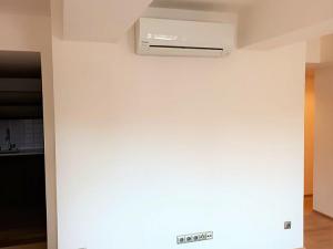 Pronájem bytu 2+1, Praha - Malá Strana, U lužického semináře, 74 m2