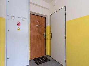 Prodej bytu 2+kk, Praha - Prosek, Lovosická, 39 m2