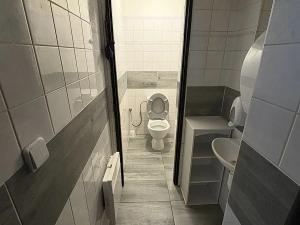 Pronájem restaurace, Horní Maršov, Třída Josefa II., 320 m2