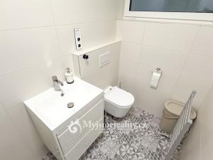 Prodej bytu 4+kk, Hluboké Mašůvky, 89 m2