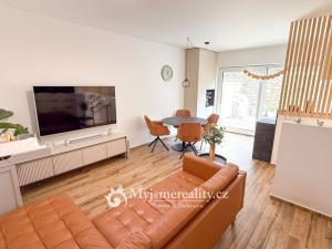 Prodej bytu 4+kk, Hluboké Mašůvky, 89 m2