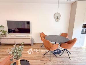 Prodej bytu 4+kk, Hluboké Mašůvky, 89 m2