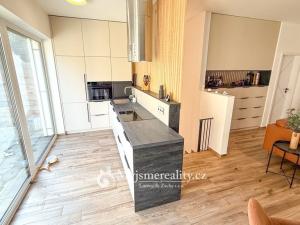 Prodej bytu 4+kk, Hluboké Mašůvky, 89 m2