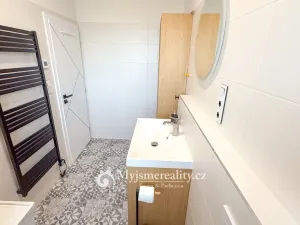 Prodej bytu 4+kk, Hluboké Mašůvky, 89 m2