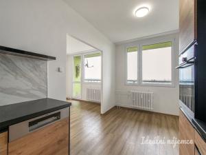 Pronájem bytu 3+kk, Praha - Prosek, Zárybská, 74 m2