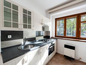 Pronájem bytu 2+1, Praha - Karlín, Pernerova, 43 m2