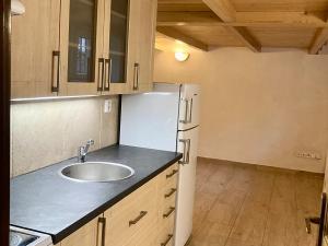 Pronájem bytu 1+kk, Praha - Smíchov, Plzeňská, 27 m2