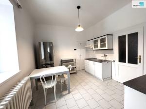 Pronájem bytu 1+1, Praha - Kobylisy, Zlonínská, 49 m2