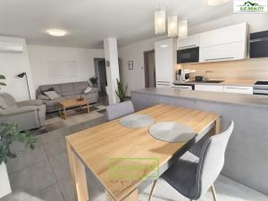 Pronájem bytu 3+kk, Plzeň, Na Roudné, 100 m2