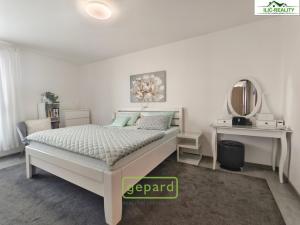 Pronájem bytu 3+kk, Plzeň, Na Roudné, 100 m2