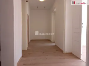 Pronájem komerční nemovitosti, Karlovy Vary - Rybáře, Sokolovská, 93 m2
