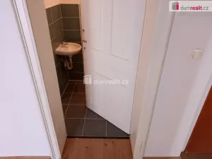 Pronájem komerční nemovitosti, Karlovy Vary - Rybáře, Sokolovská, 93 m2