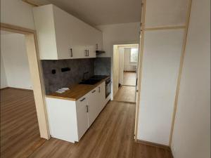 Pronájem bytu 4+1, Praha - Hostivař, Tesaříkova, 81 m2