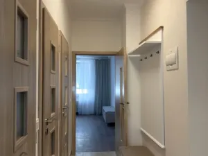 Pronájem bytu 2+1, Karlovy Vary, K. Čapka, 57 m2