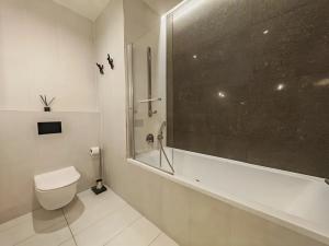 Pronájem bytu 3+kk, Praha - Smíchov, Grafická, 95 m2