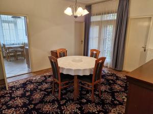 Pronájem bytu 3+1, Praha - Strašnice, Pod Viktorkou, 107 m2