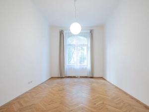 Pronájem bytu 4+kk, Praha, Křižíkova, 2 m2