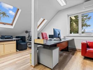 Prodej obchodního prostoru, Zlín, Bezručova, 1976 m2