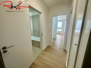 Pronájem bytu 2+kk, Praha, Stočesova, 58 m2