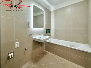 Pronájem bytu 2+kk, Praha, Stočesova, 58 m2