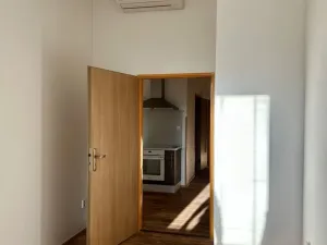 Pronájem bytu 2+1, Žatec, Otokara Březiny, 52 m2