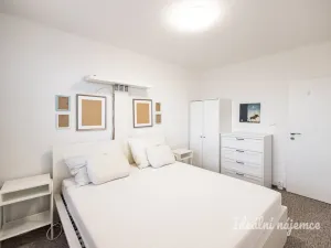 Pronájem bytu 3+1, Praha - Háje, Tatarkova, 77 m2